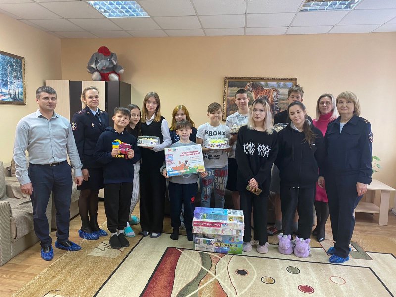 Сотрудники МВД Татарстана посетили подшефный Чистопольский детский дом